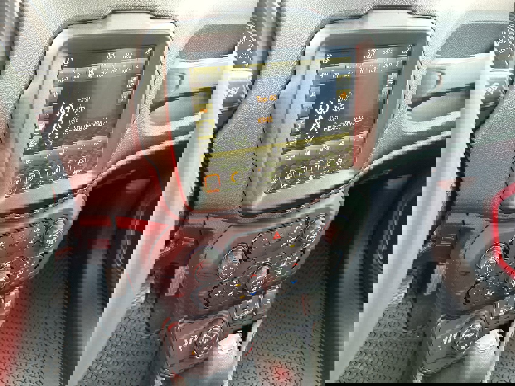 Used 2023 Jeep Renegade Trailhawk image 16