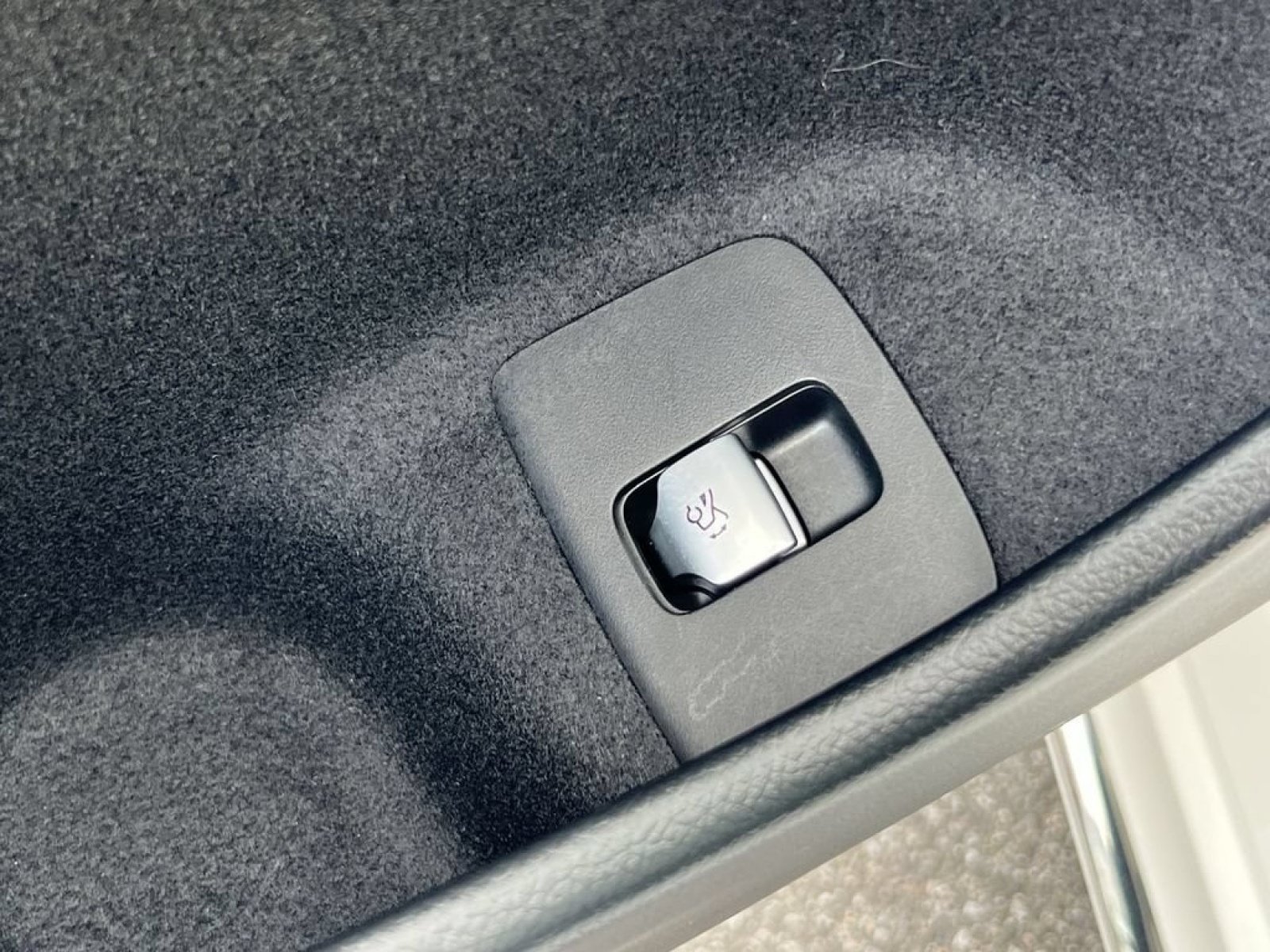 Used 2025 Mercedes-Benz E 450 4MATIC Sedan image 33