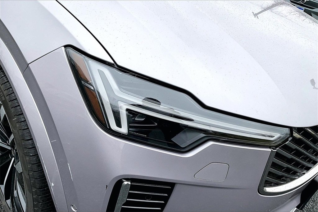 Used 2026 Volvo XC90 B5 Plus w/ Protection Package image 33