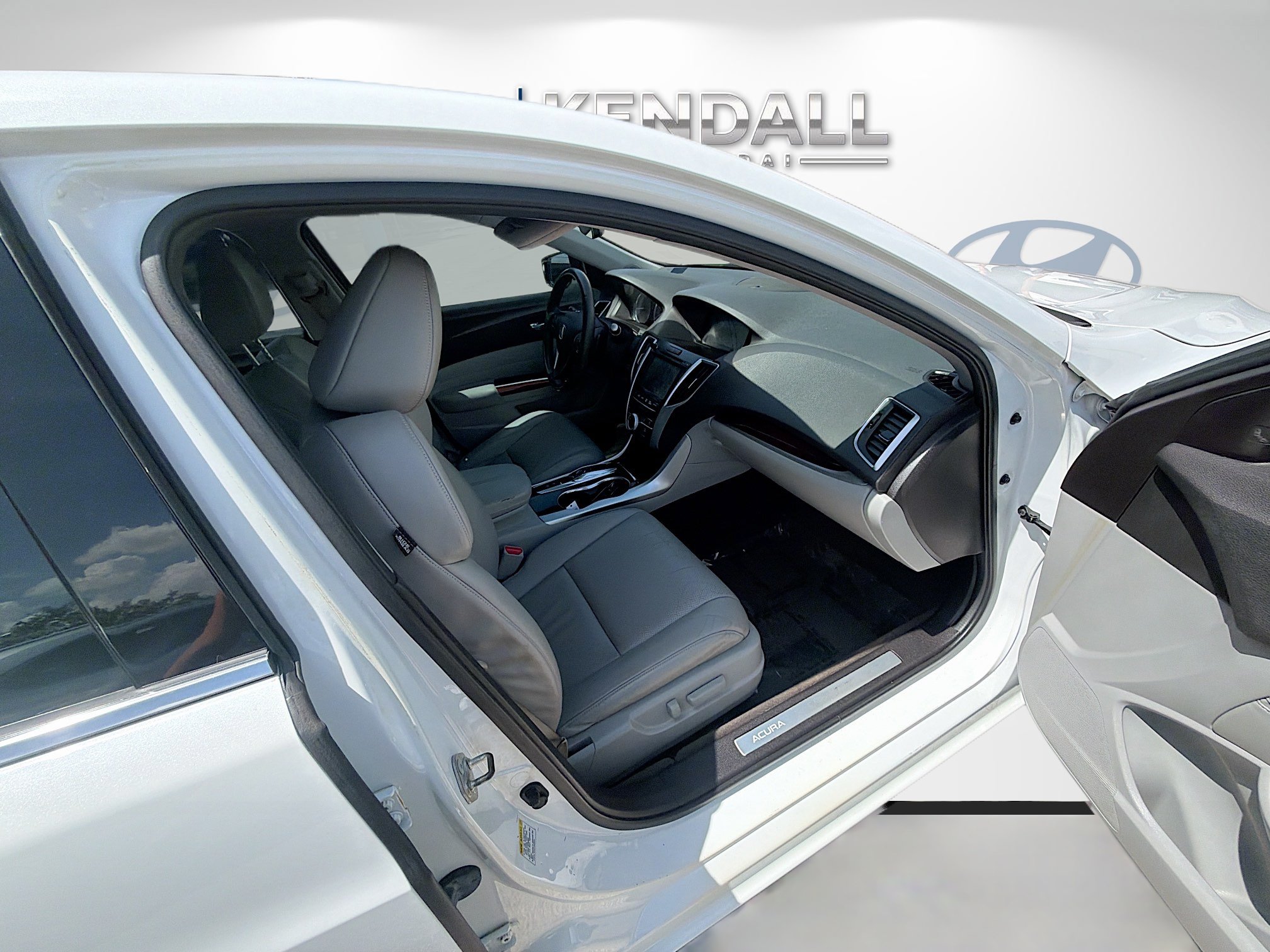 Used 2015 Acura TLX V6 w/ Technology Package FWD image 30