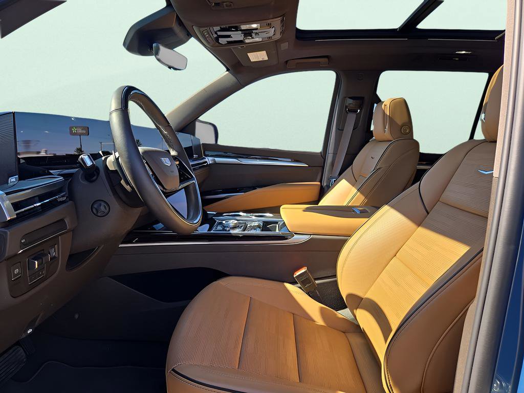 Used 2025 Cadillac Escalade Premium Luxury RWD image 13