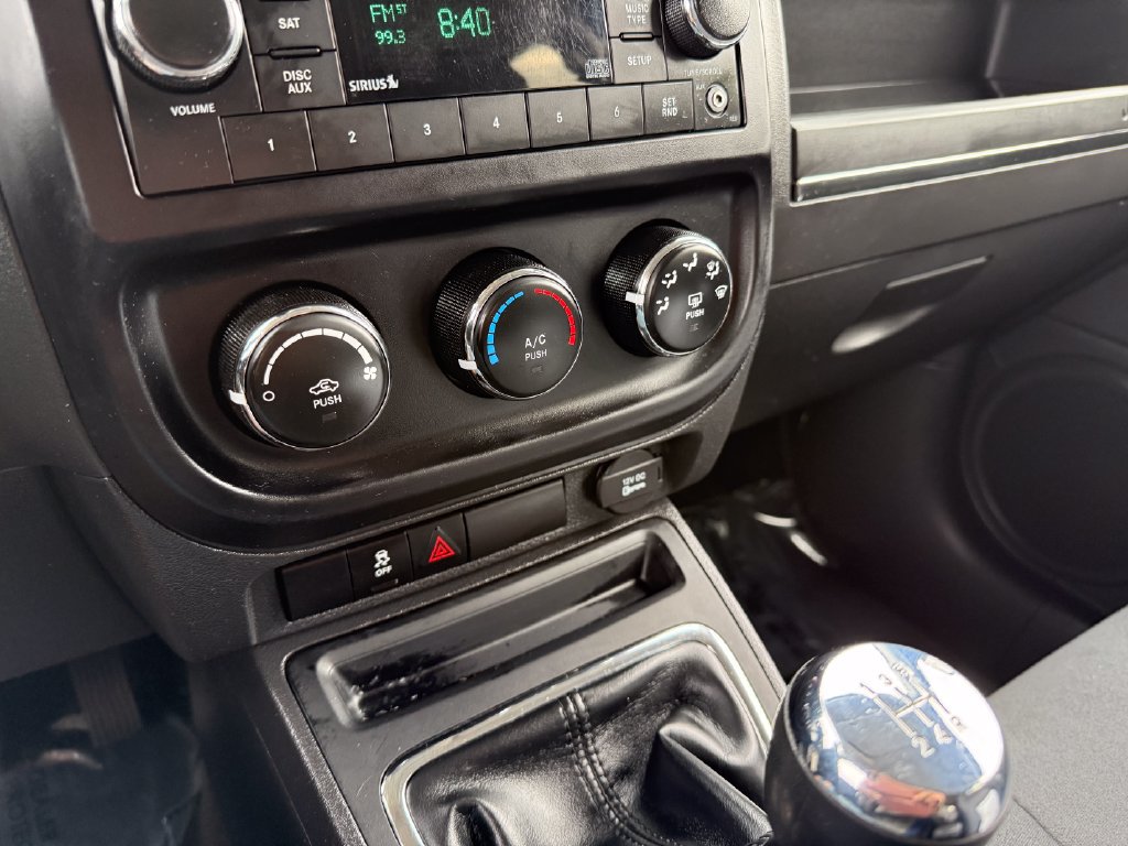 Used 2016 Jeep Patriot Sport FWD image 30
