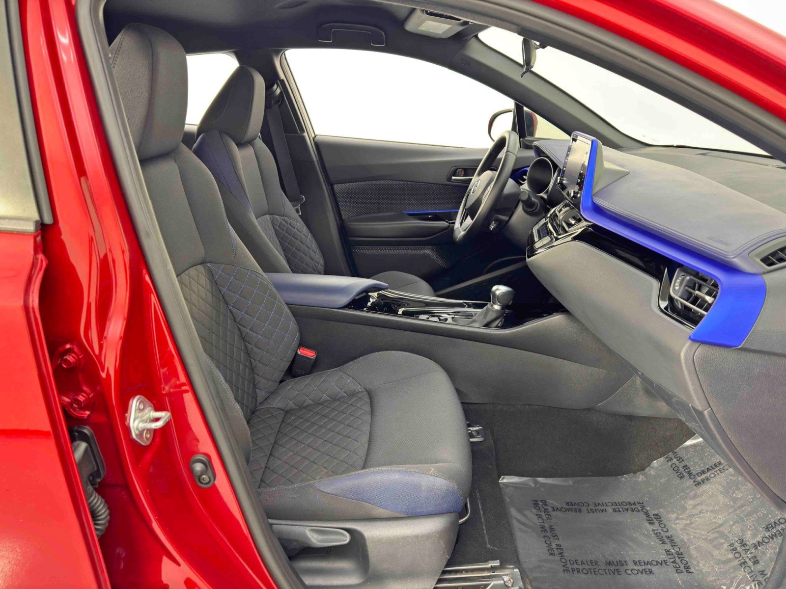 Used 2020 Toyota C-HR XLE image 14