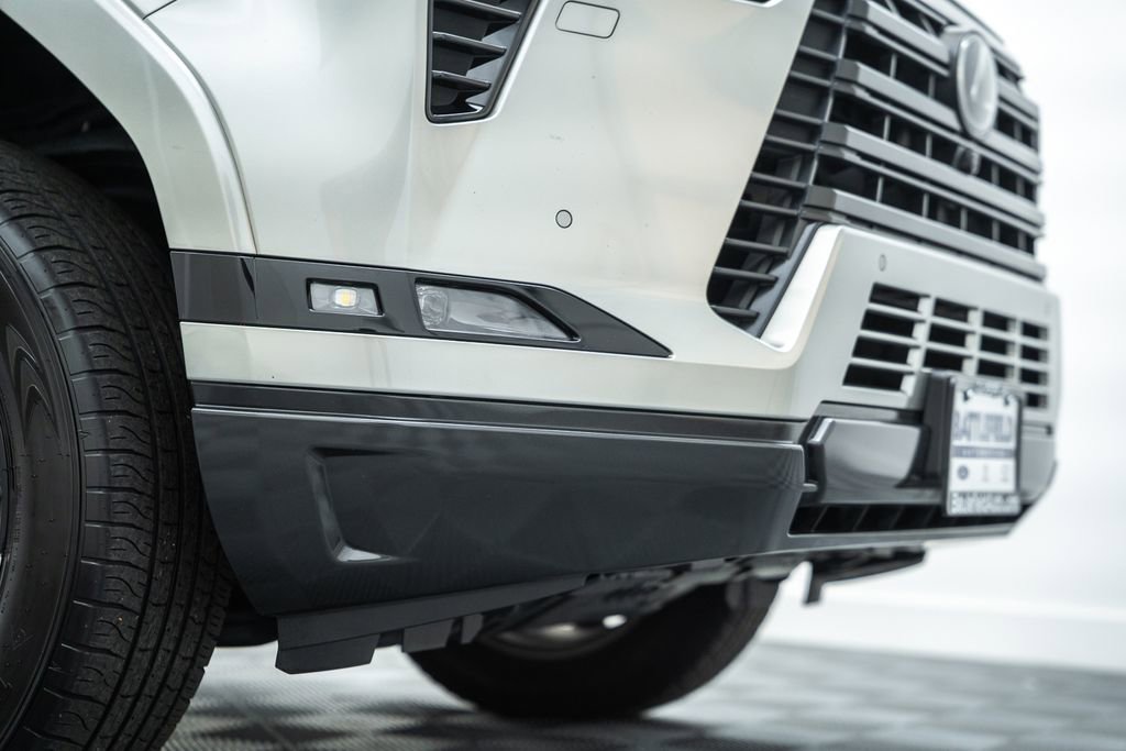 Used 2025 Lexus GX 550 w/ Cold Area Package image 16