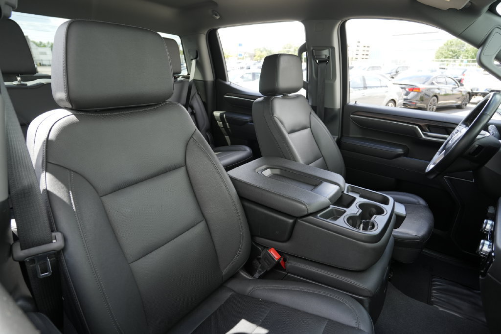 Used 2025 GMC Sierra 1500 SLT AWD/4WD image 30