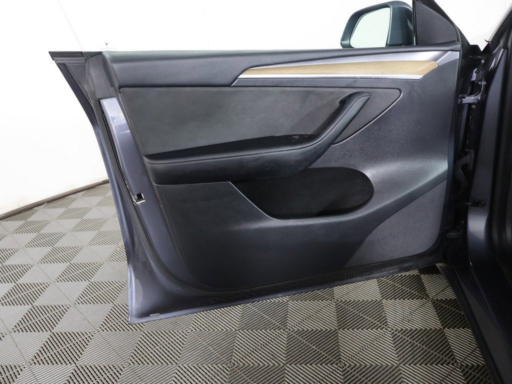 Used 2023 Tesla Model Y Long Range image 22