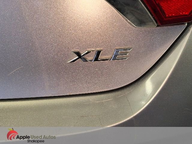 Used 2016 Toyota Camry XLE w/ Moonroof Package image 7