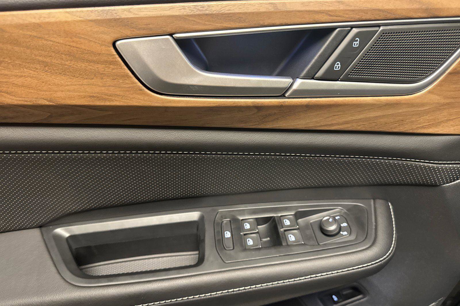 New 2026 Volkswagen Atlas SE image 10