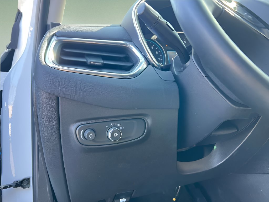 Used 2024 Chevrolet Equinox LT AWD/4WD image 17