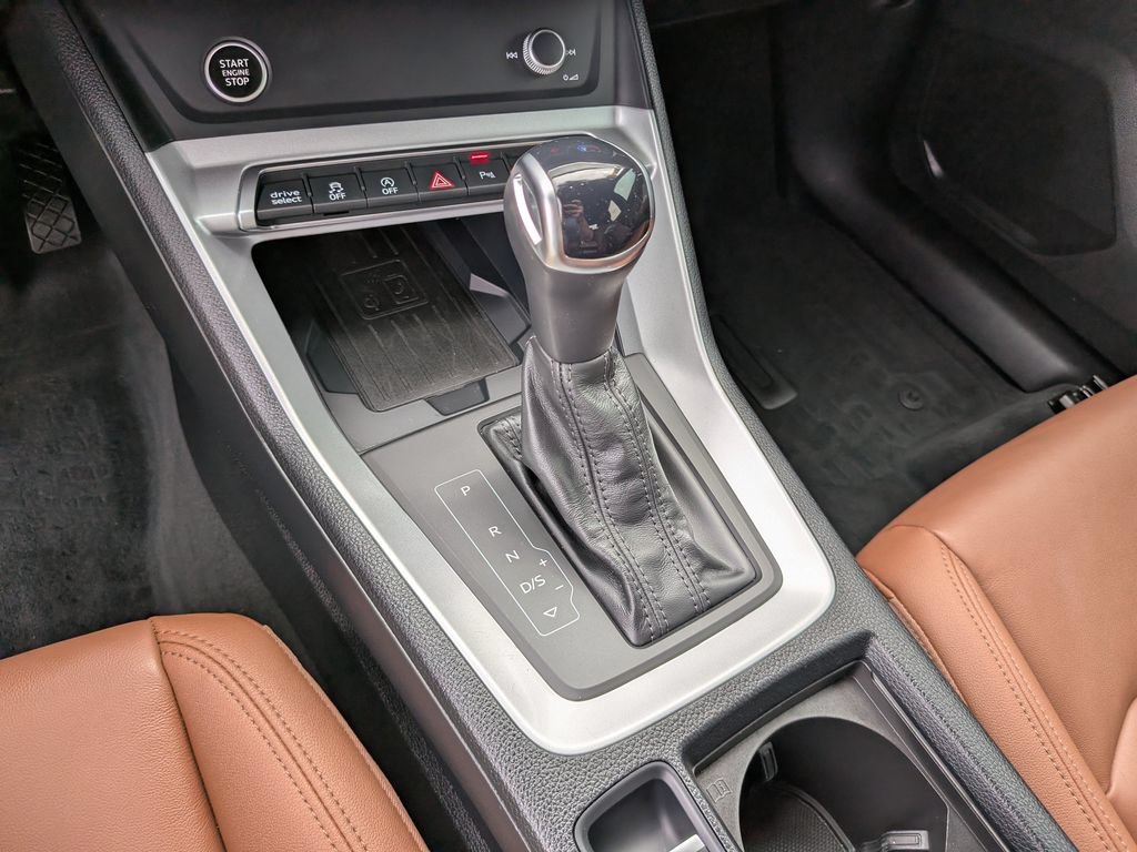 Used 2024 Audi Q3 2.0T Premium w/ Convenience Package AWD/4WD image 31