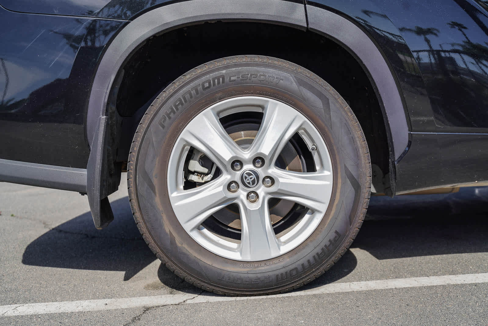 Used 2021 Toyota Highlander L image 6