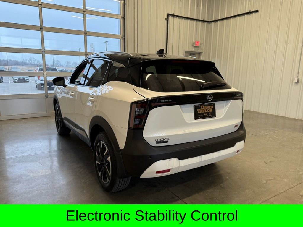 Used 2025 Nissan Kicks SR image 5