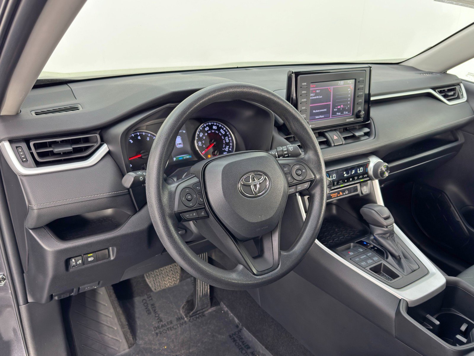 Used 2022 Toyota RAV4 XLE image 12
