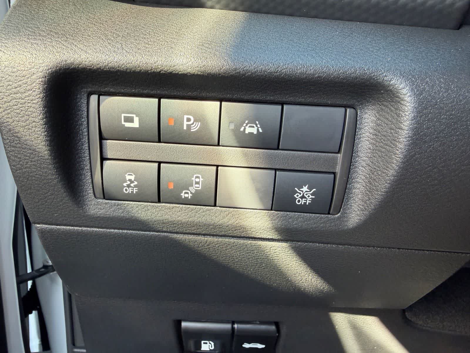 Certified 2025 Nissan Kicks Play S FWD image 18