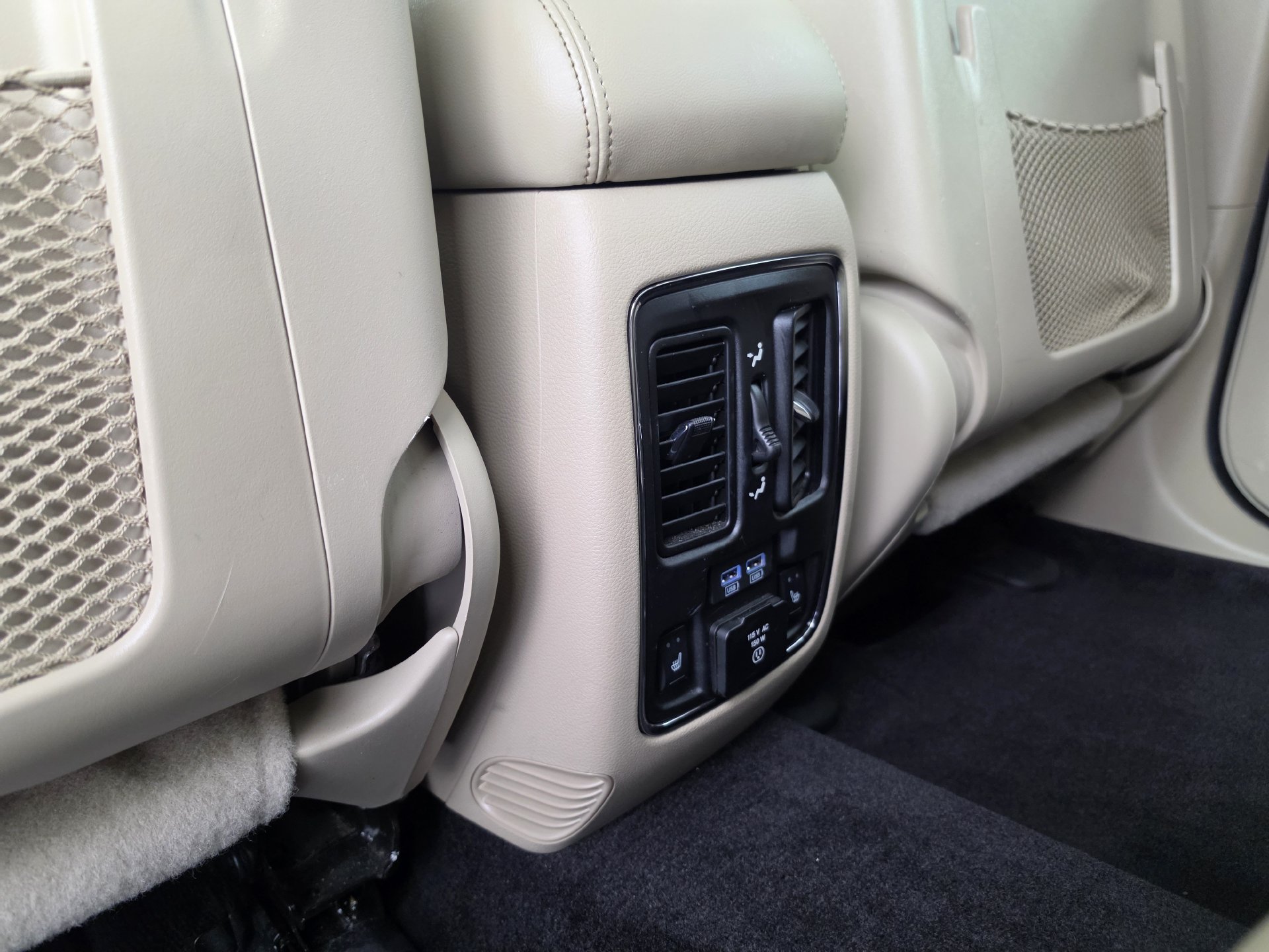 Used 2018 Jeep Grand Cherokee Limited w/ Luxury Group II AWD/4WD image 38