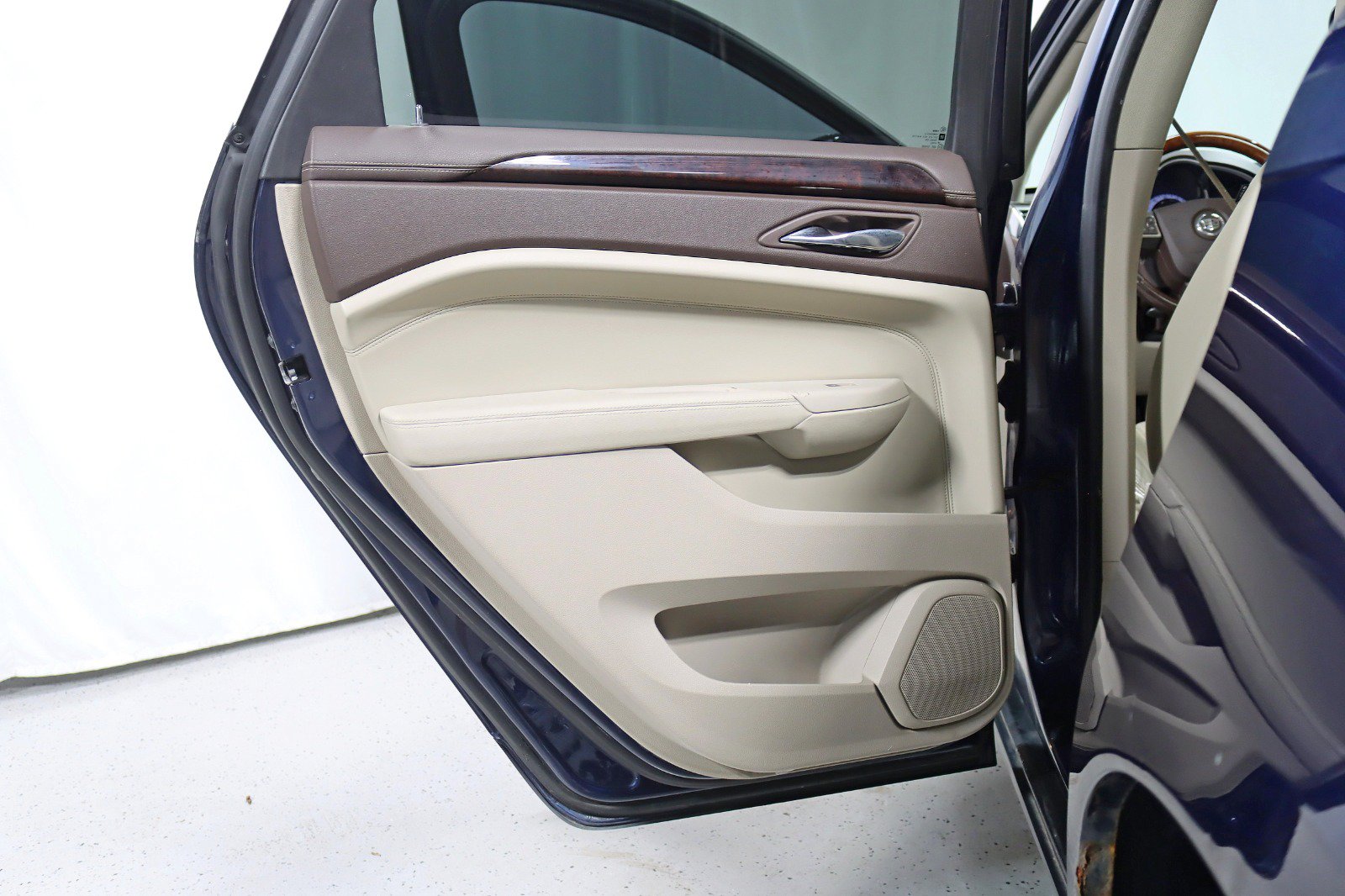 Used 2010 Cadillac SRX Luxury AWD/4WD image 31