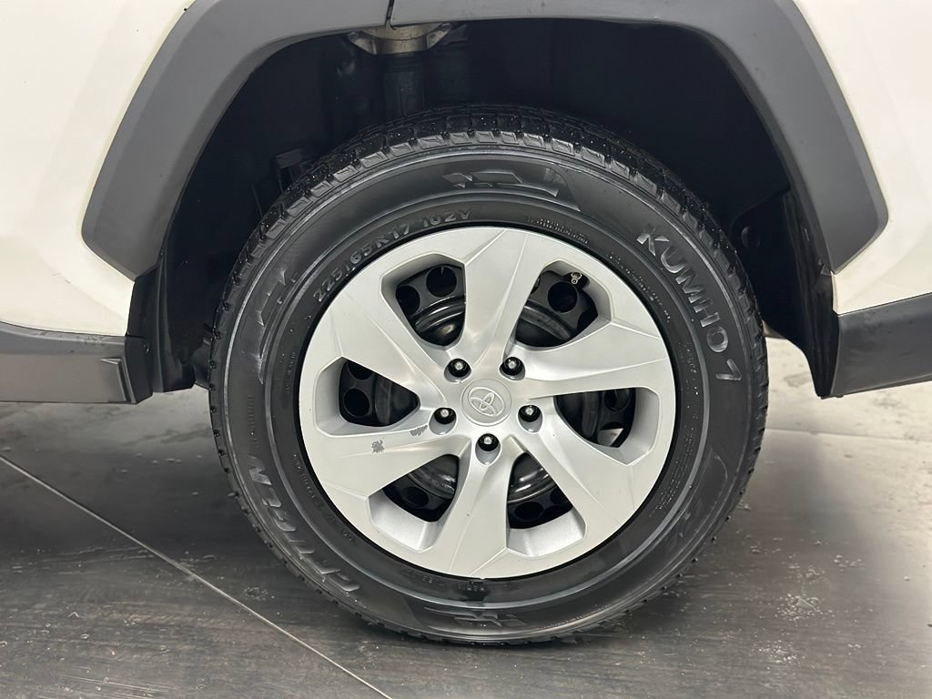 Used 2020 Toyota RAV4 LE w/ Carpet Mat Package AWD/4WD image 21