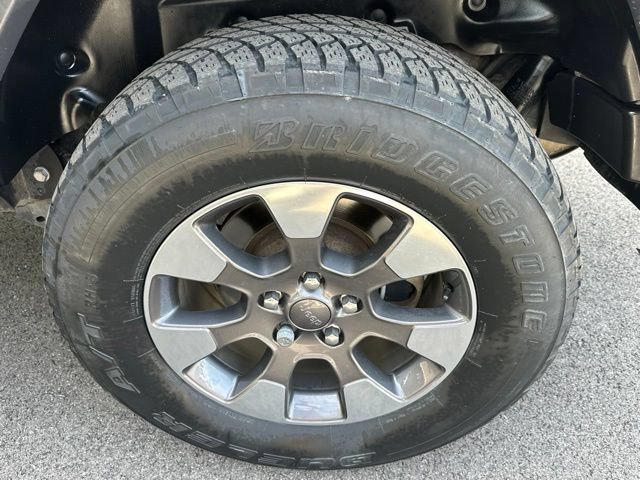 Used 2018 Jeep Wrangler Unlimited Sahara w/ Cold Weather Group AWD/4WD image 34