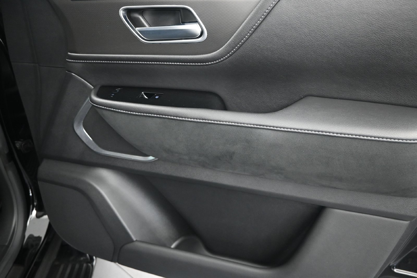 Certified 2025 INFINITI QX80 Luxe RWD image 24