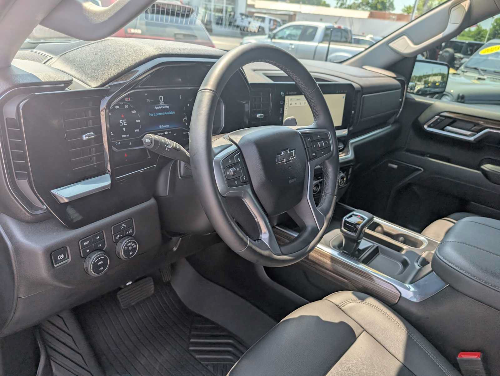 Used 2024 Chevrolet Silverado 1500 RST w/ Convenience Package II AWD/4WD image 9
