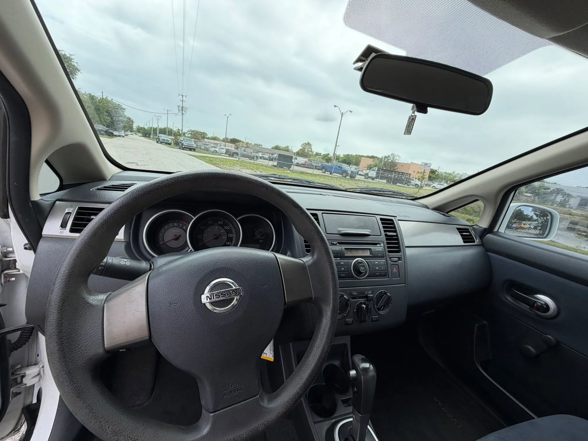 Used 2009 Nissan Versa 1.8 S image 23