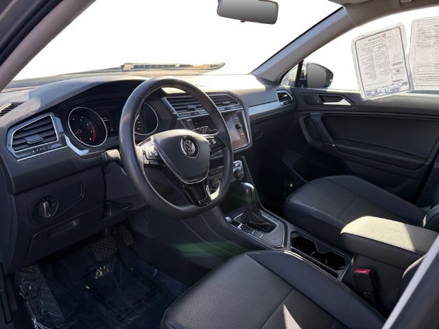 Used 2020 Volkswagen Tiguan SE FWD image 12