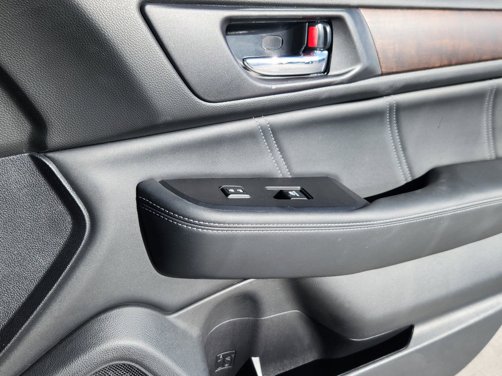 Used 2019 Subaru Outback 3.6R Limited image 16