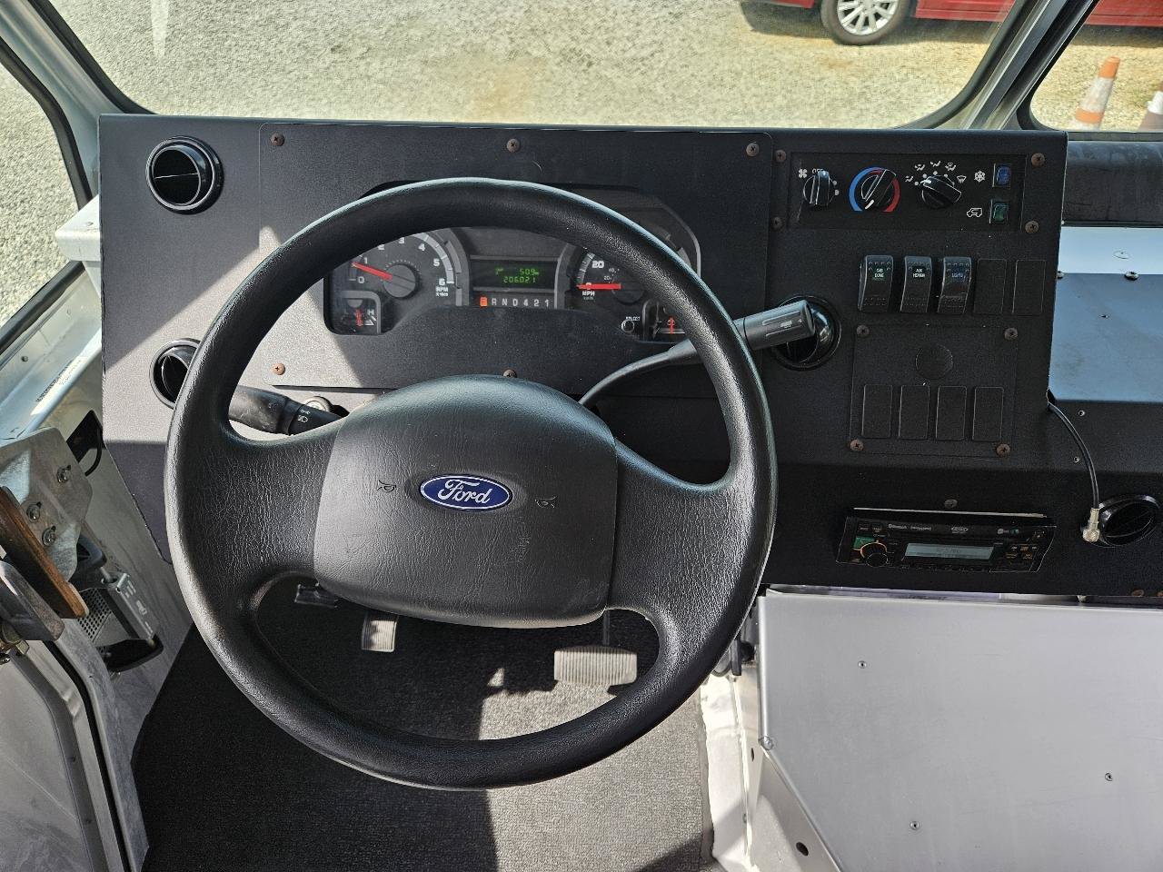 Used 2018 Ford E-350 and Econoline 350 Super Duty w/ A/C Prep Package RWD image 30