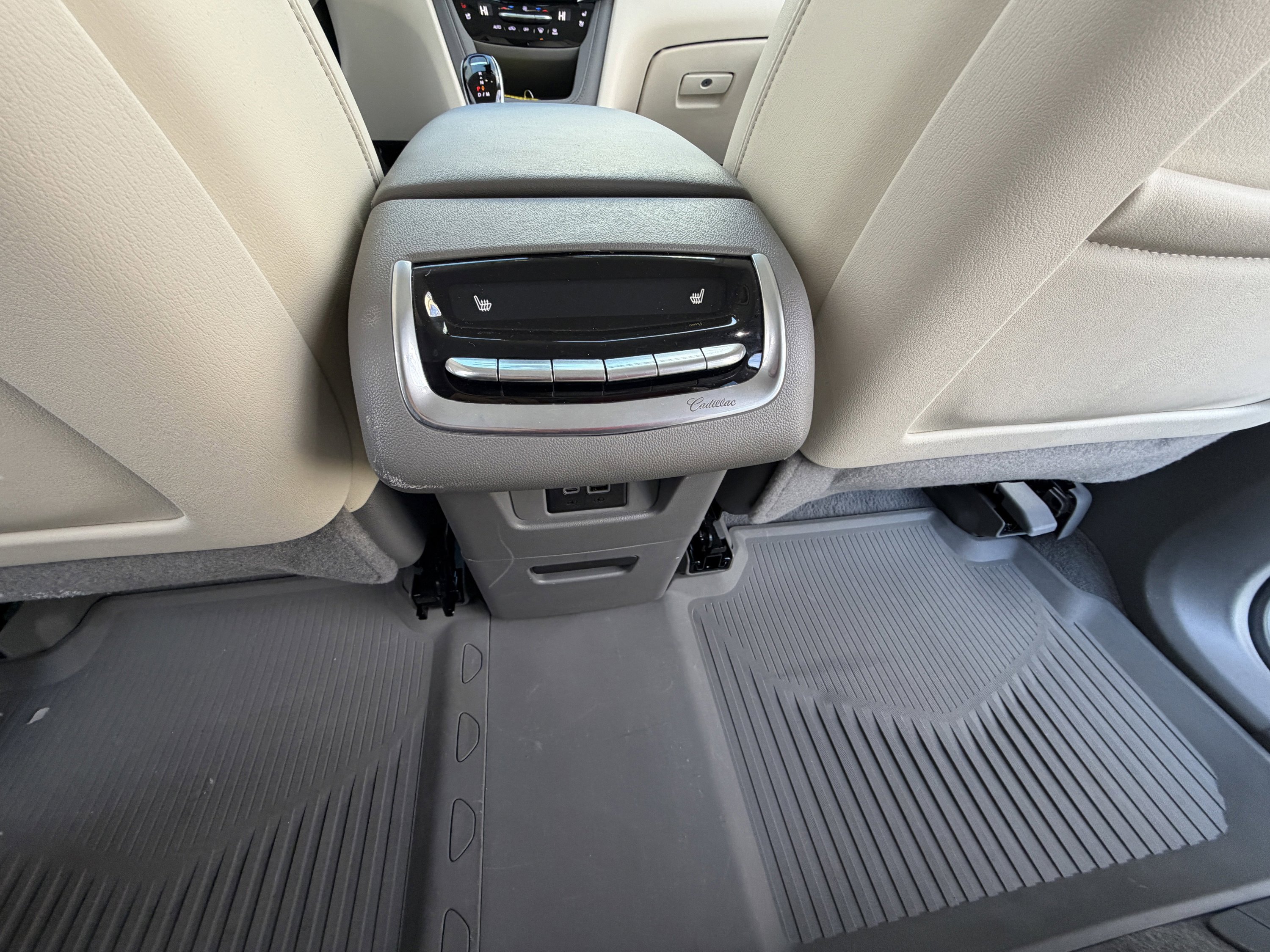 Certified 2025 Cadillac XT6 Premium Luxury w/ LPO, Floor Liner Package image 32