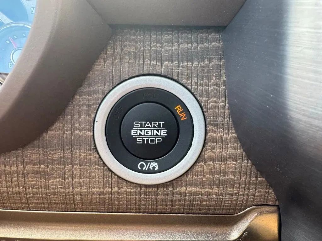 Used 2019 RAM 1500 Laramie Longhorn AWD/4WD image 26