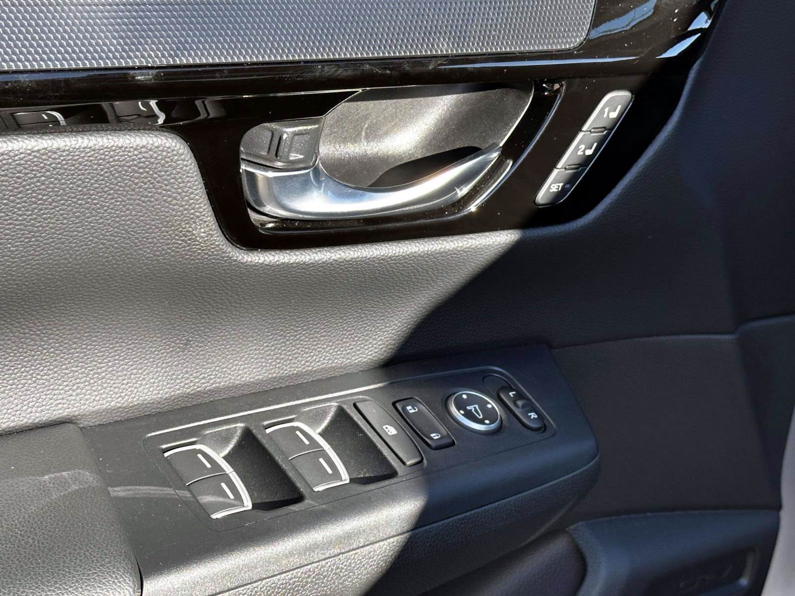 Used 2023 Honda CR-V EX-L image 12