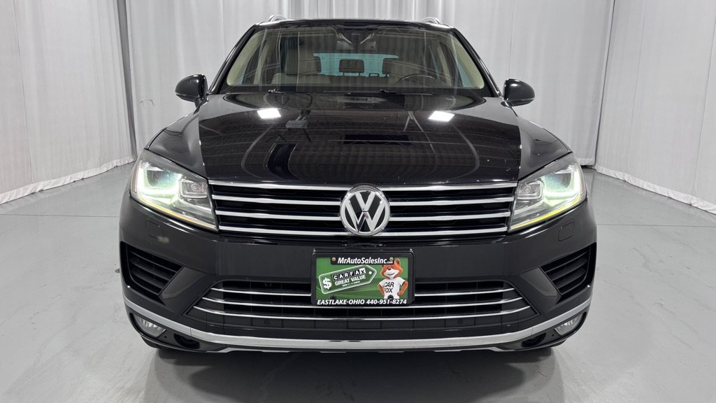 Used 2016 Volkswagen Touareg VR6 AWD/4WD image 2