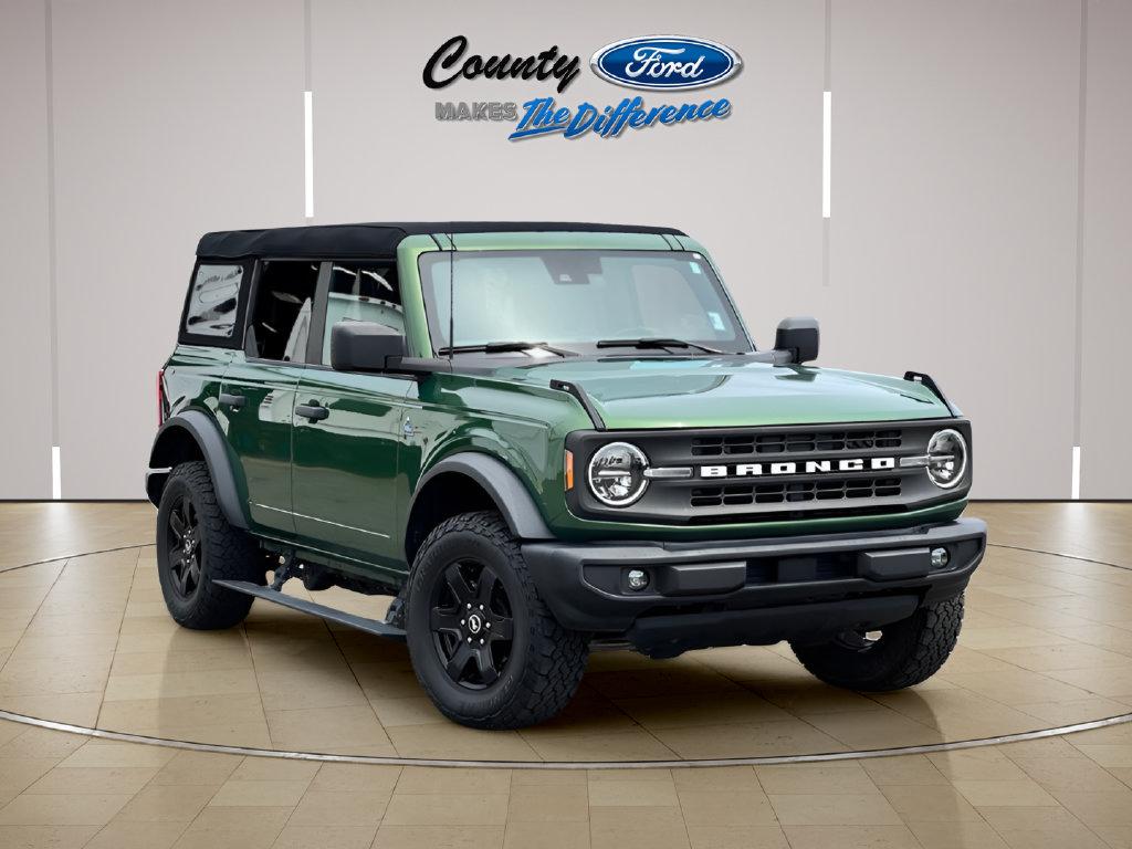 Used 2023 Ford Bronco Black Diamond AWD/4WD image 1