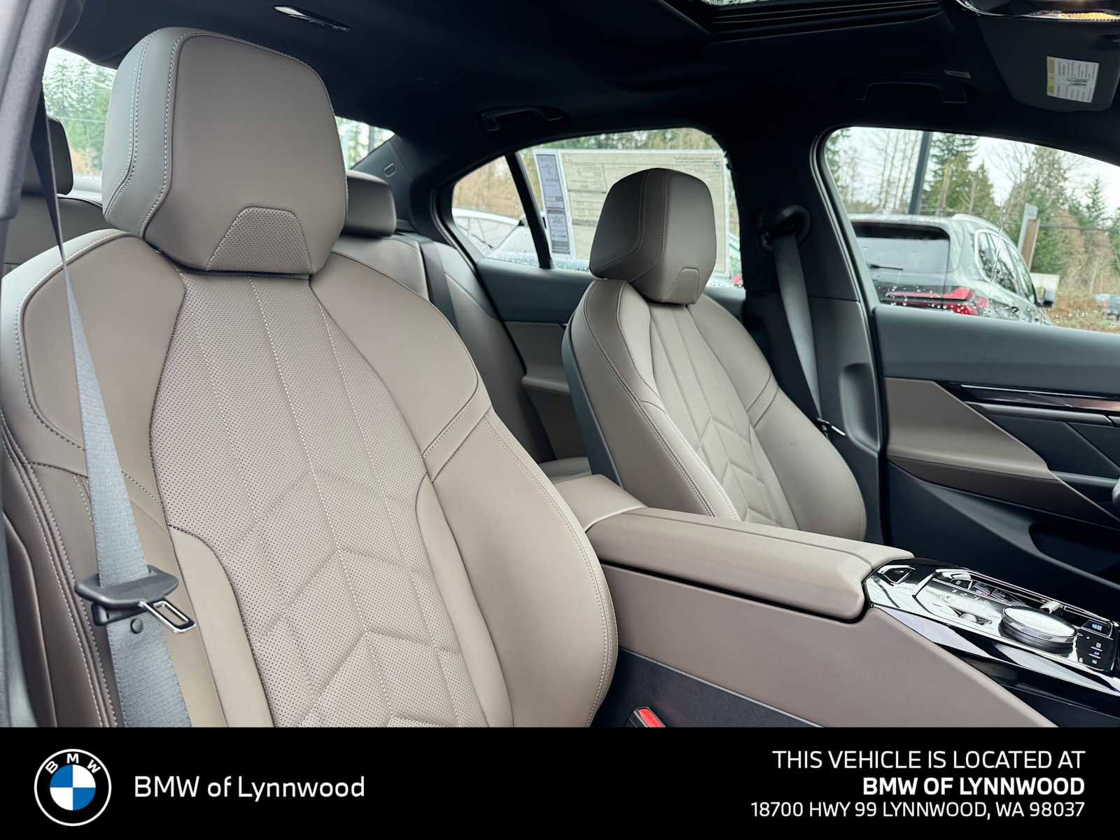 New 2026 BMW i5 eDrive40 w/ M Sport Package AWD/4WD image 11