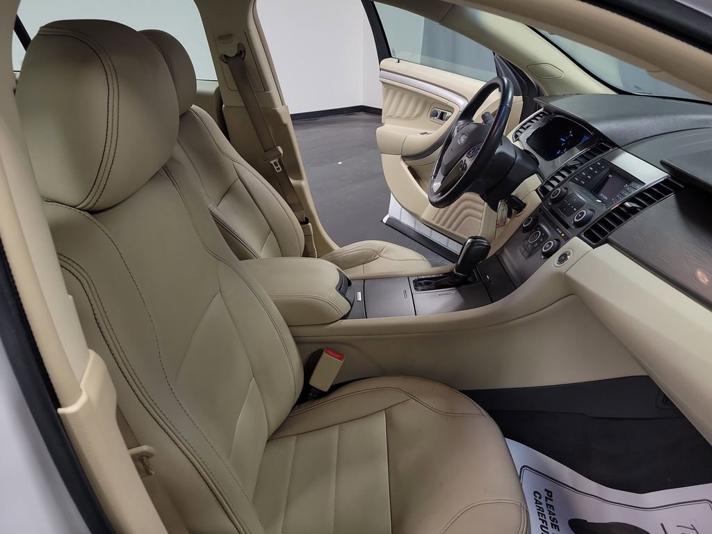 Used 2015 Ford Taurus SEL image 22