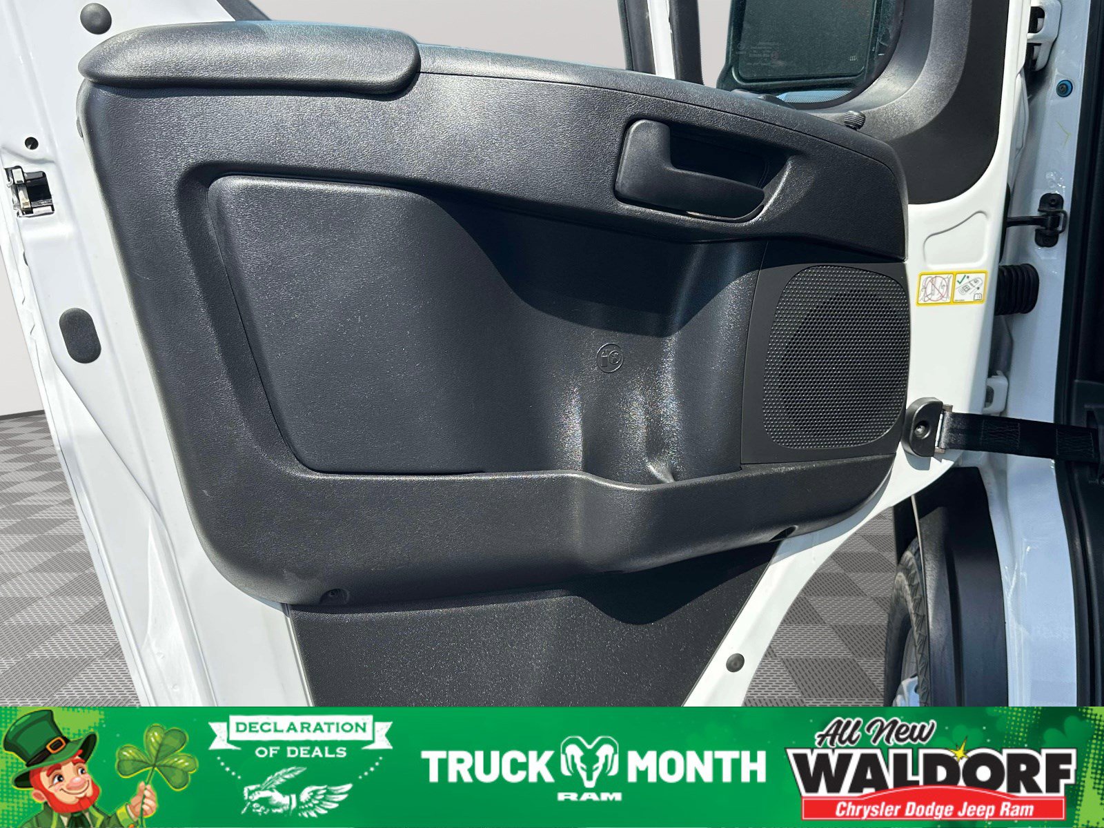 Used 2024 RAM ProMaster 2500 w/ Convenience Group image 17