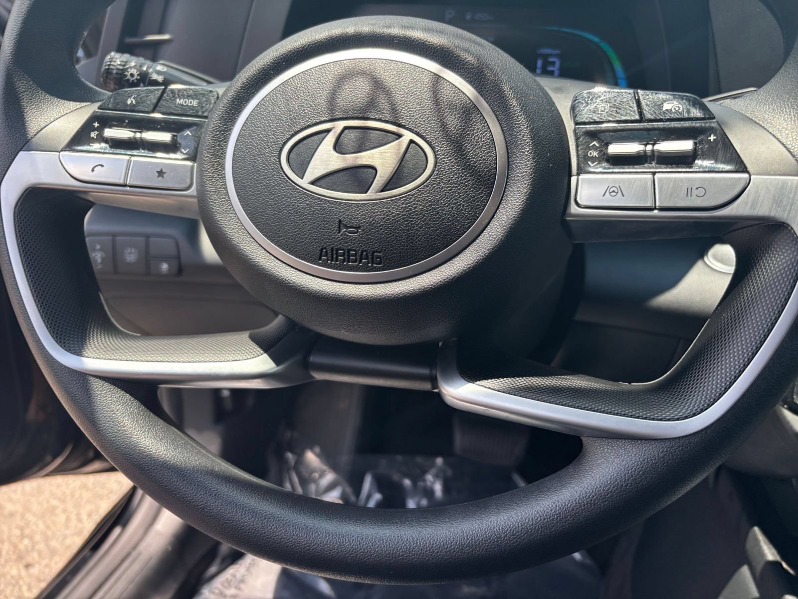 Used 2026 Hyundai Elantra Hybrid FWD image 27