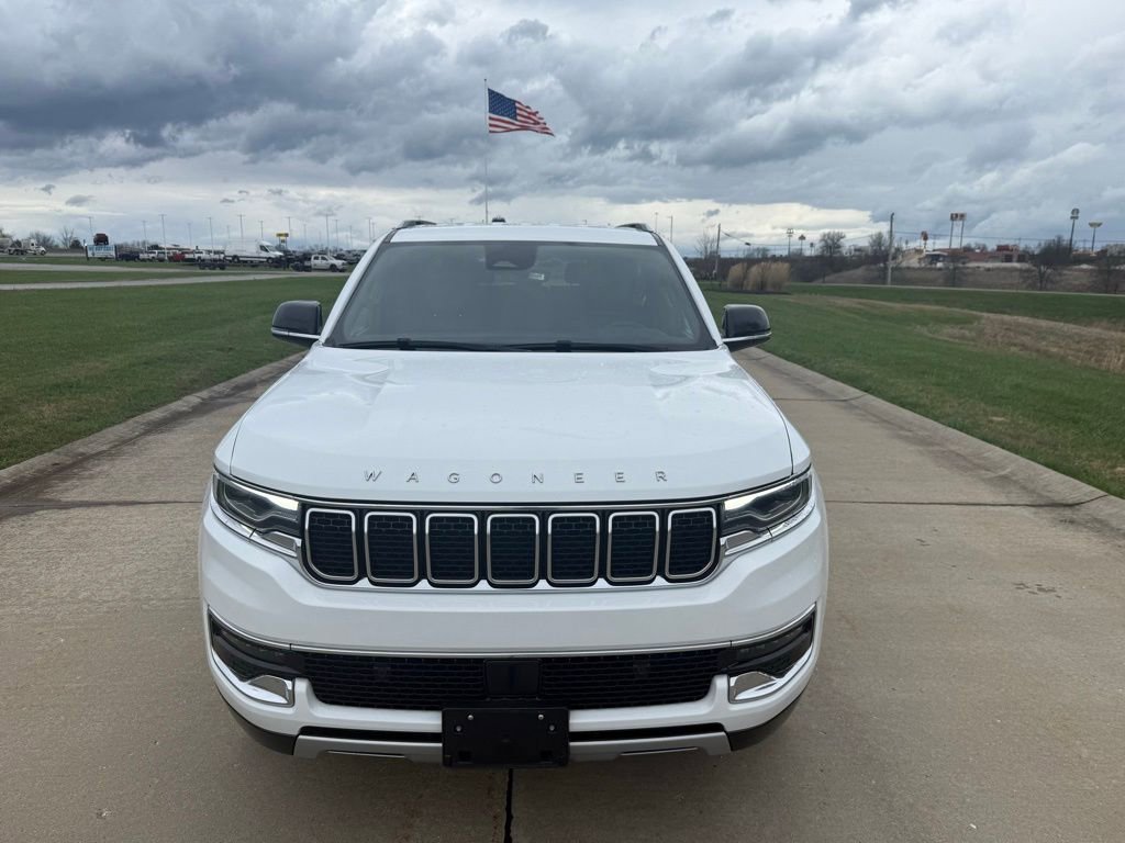 Used 2024 Jeep Wagoneer L Series II w/ Flexible Seating Group image 10