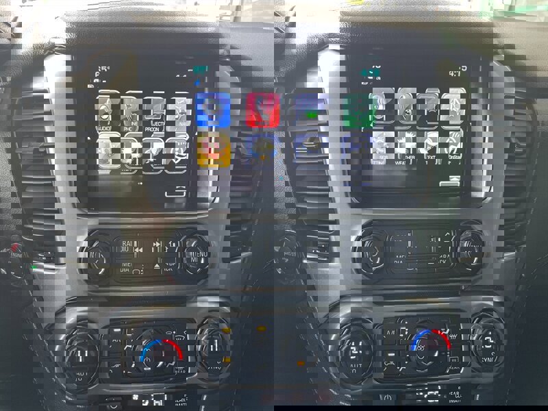 Used 2020 Chevrolet Suburban Premier image 36