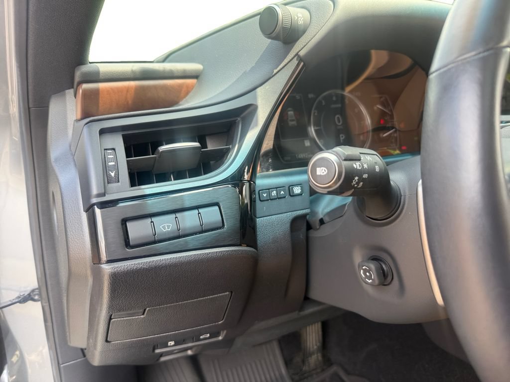 Used 2025 Lexus ES 350 w/ Premium Package FWD image 13