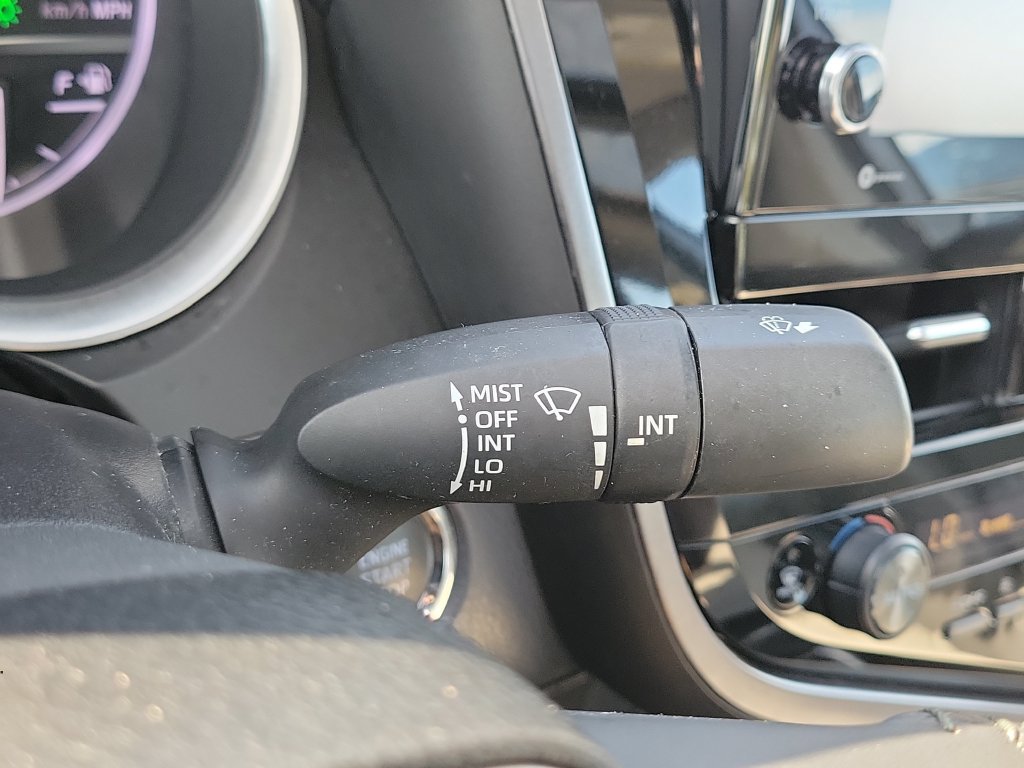 Used 2021 Toyota Camry XLE FWD image 12
