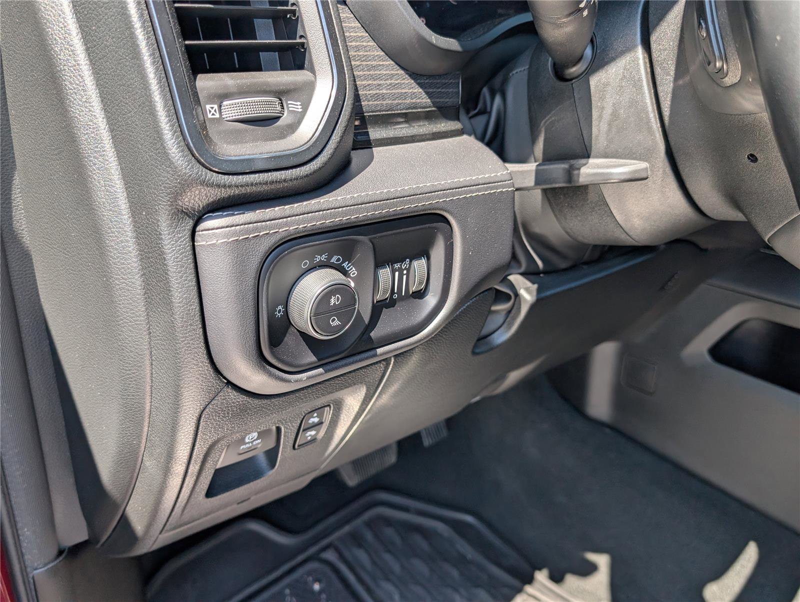 Used 2023 RAM 1500 Limited AWD/4WD image 24