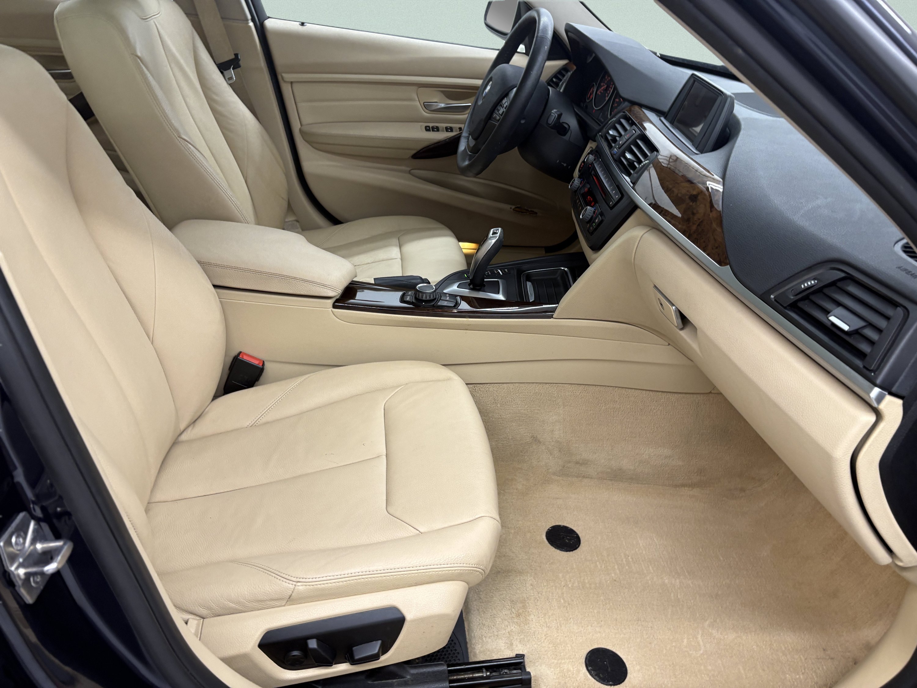 Used 2014 BMW 328i xDrive Wagon AWD/4WD image 18