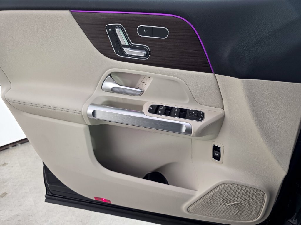 New 2026 Mercedes-Benz GLB 250 image 16
