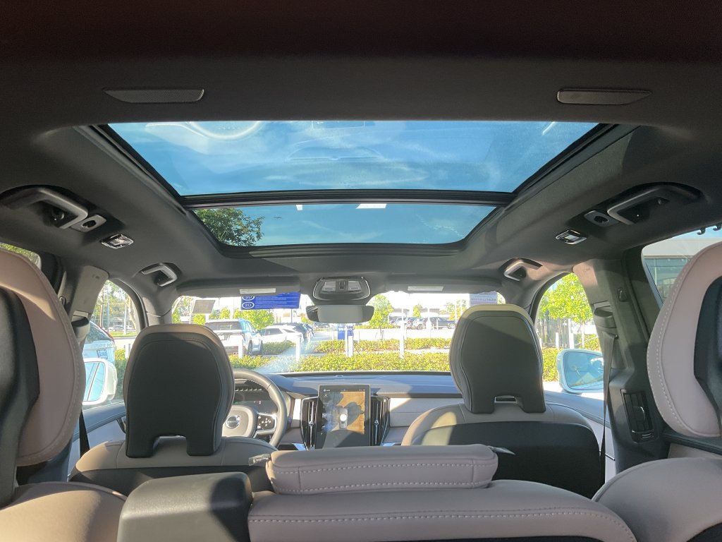 New 2027 Volvo XC90 B6 Plus AWD/4WD image 25