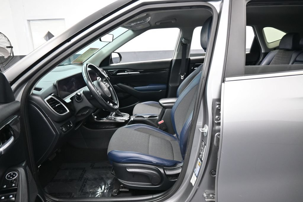 Used 2024 Kia Seltos S FWD image 11