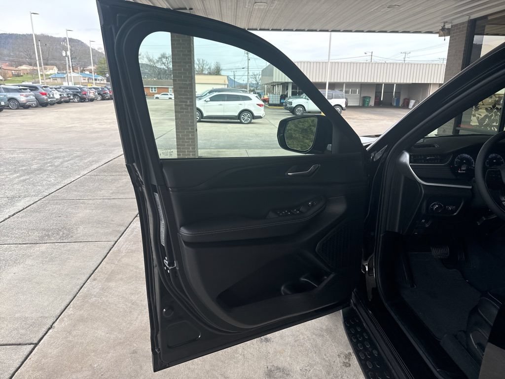 New 2025 Jeep Grand Cherokee 4WD image 15