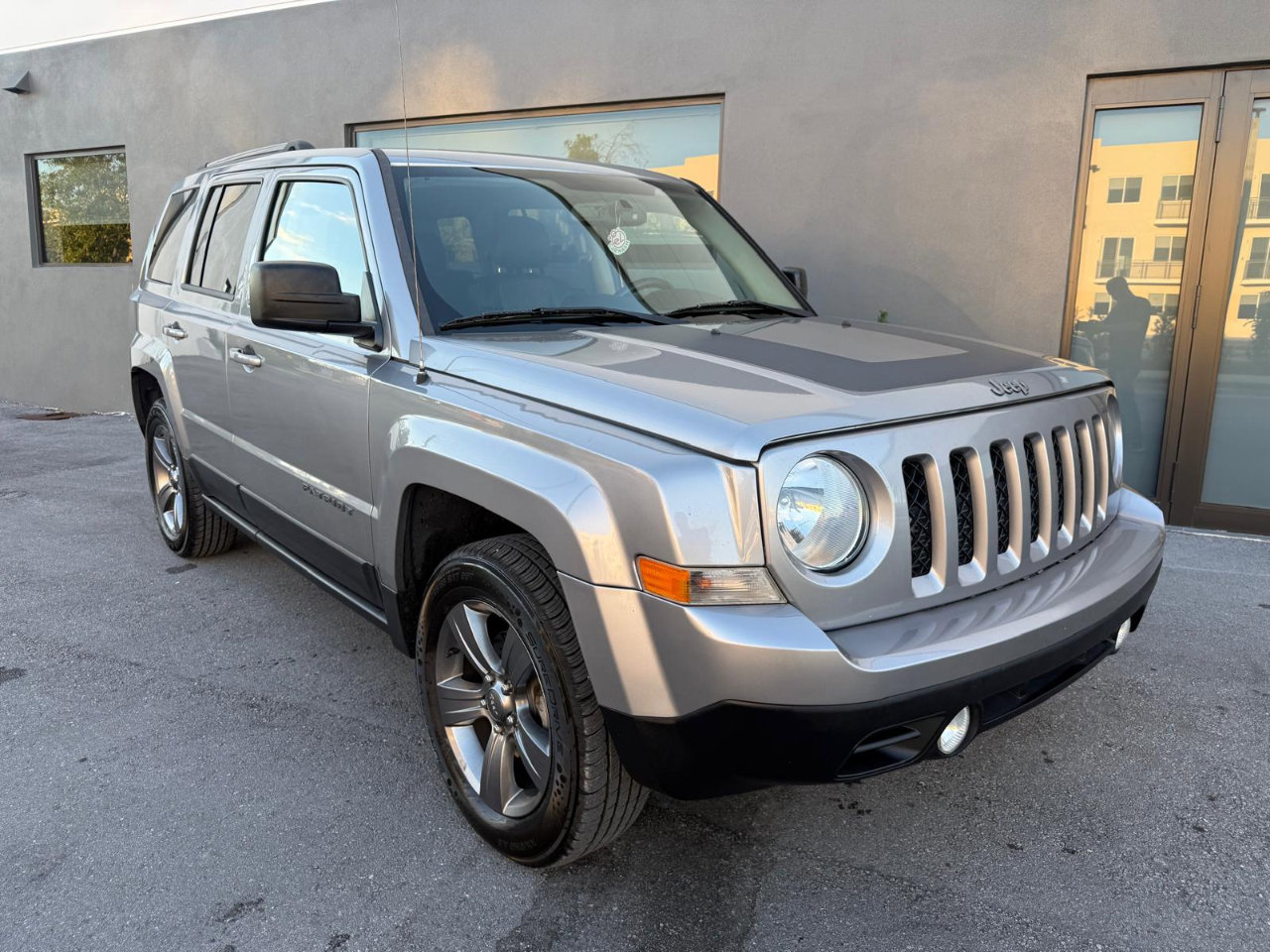 Used 2016 Jeep Patriot Sport w/ Power Value Group FWD image 3