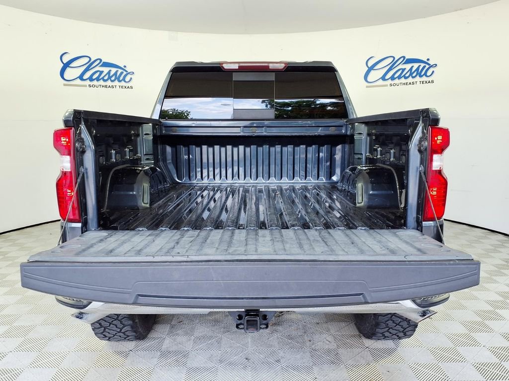 Used 2021 Chevrolet Silverado 1500 LT w/ Convenience Package II RWD image 5