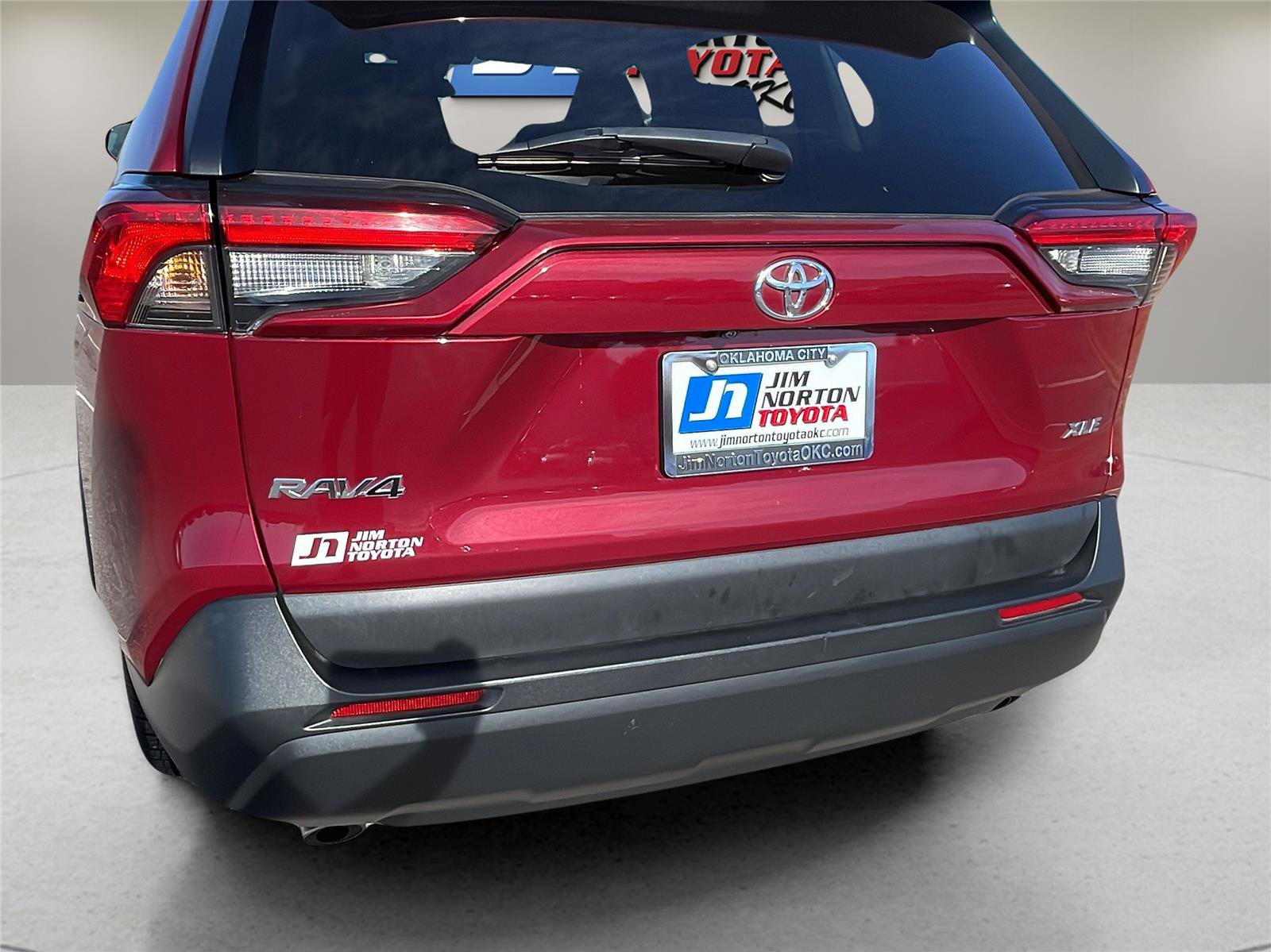 Used 2023 Toyota RAV4 XLE image 12